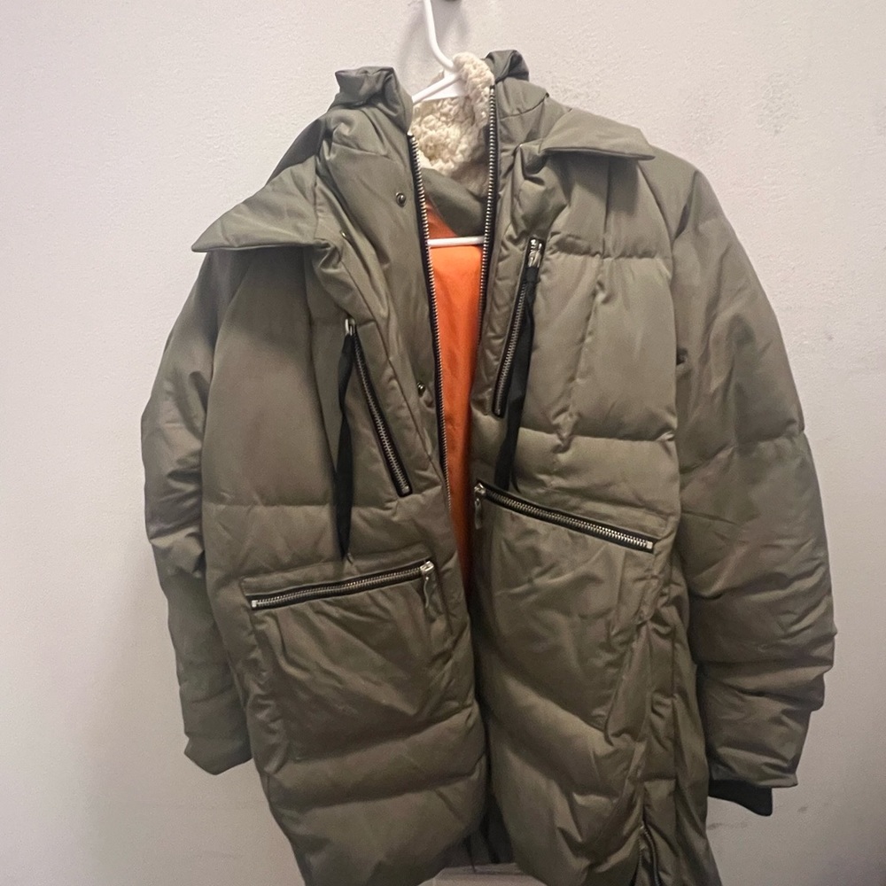 Olive Green Zippered Orolay Puffer Jacket